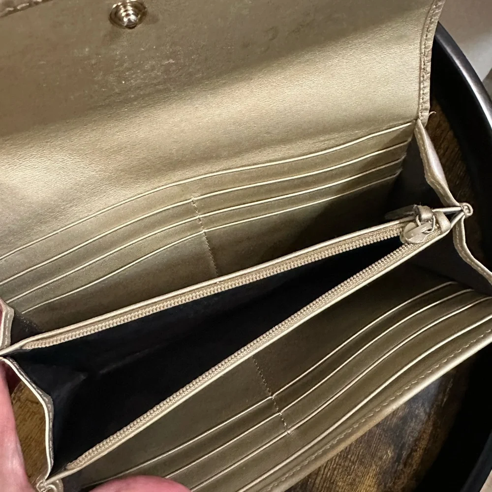 Gucci Wallet - Picture 3 of 4